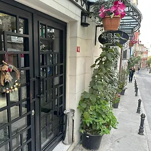 celebi-suites-2.istanbul-turkeyhotels.com/
